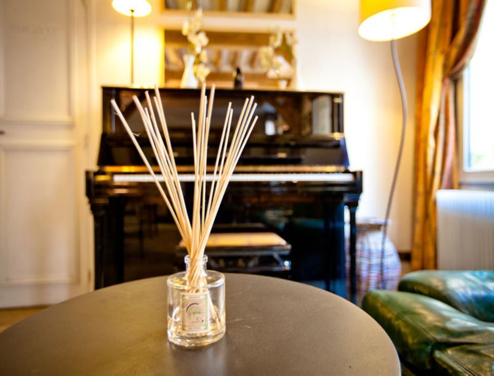 Hotel De La Tulipe Paris Eksteriør bilde