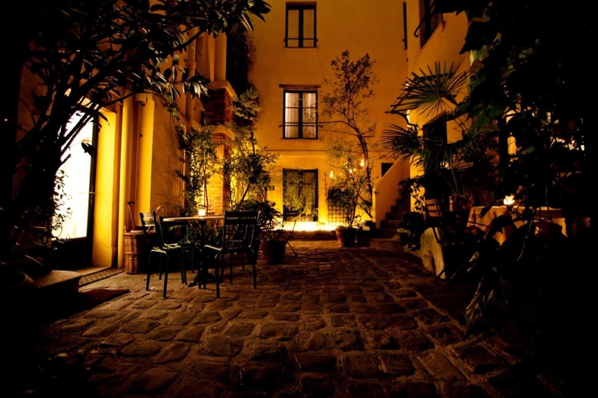 Hotel De La Tulipe Paris Eksteriør bilde